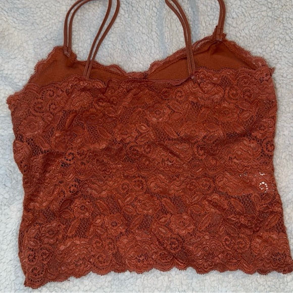 Woman’s top - Picture 3 of 4